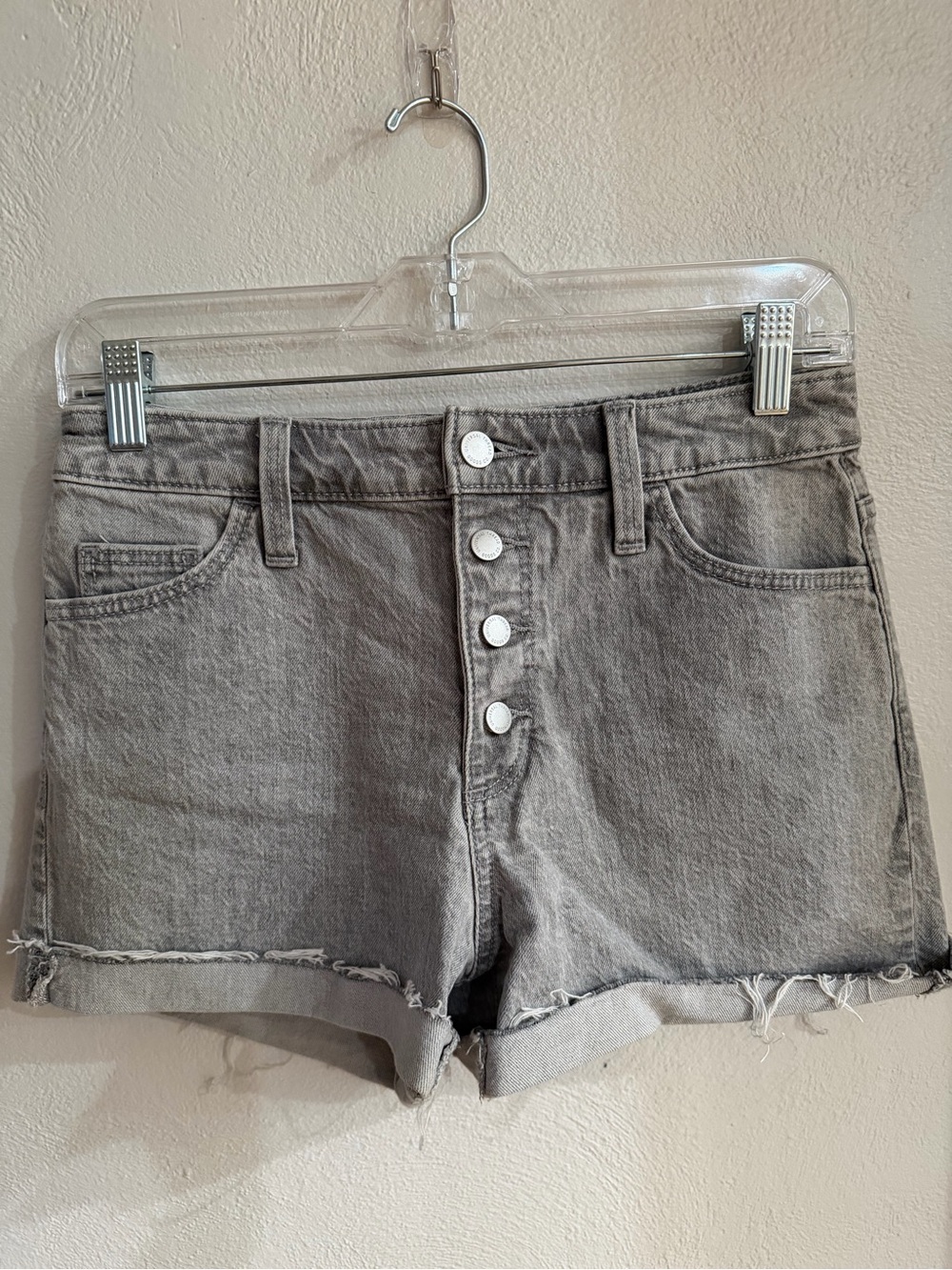 Universal Thread Vintage Midi Gray Button Fly Denim Shorts Size 2/26R